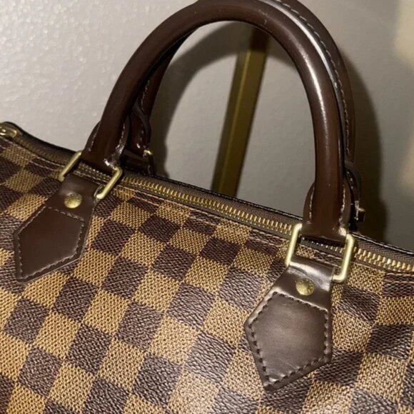 Authentic Pre-Loved Louis Vuitton Speedy 30 - Picture 5 of 15